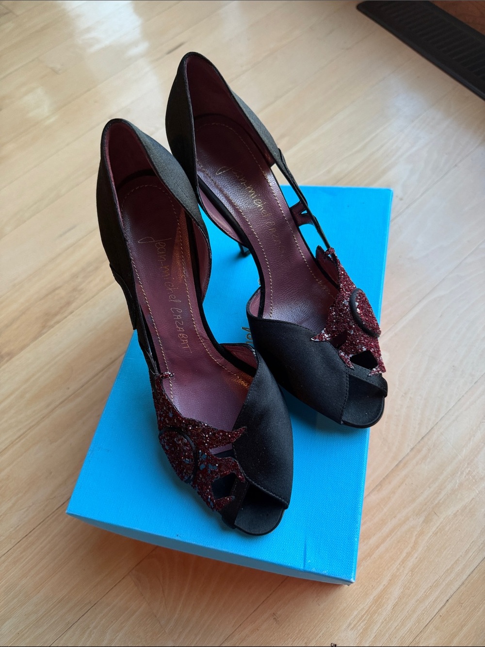 Jean-Michel Cazabar Cindy Black Peep-Toe 4” Heels w Burgundy Glitter Accents 38